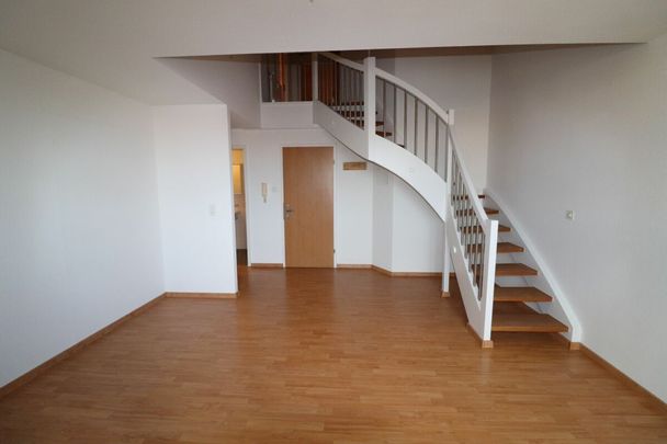 Zwischen Bahnhof SBB und Bruderholz - geräumige 3 1 /2-Zimmer-Maisonettewohnung im Dachgeschoss - Photo 1