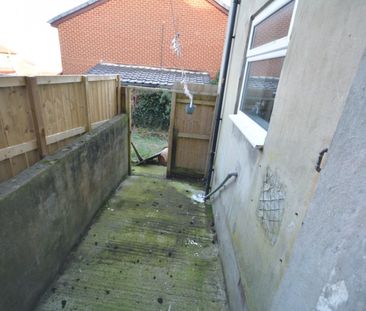 3 bedroom House To Let - Photo 3