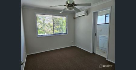 RENOVATED 3 BEDROOM HOUSE - Photo 2