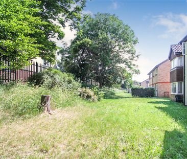 Flat to rent in Lowdell Close, West Drayton, UB7 - Photo 5