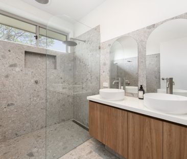 Newly Renovated Comfort in the Heart of Oakleigh Convenience - Photo 6