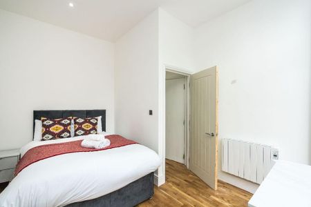 3 bedroom flat to rent - Photo 5