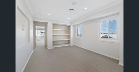 Stunning Family Home in Logan Reserve - Photo 3