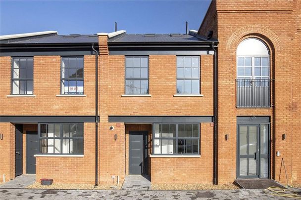 4 bedroom house to rent - Photo 1