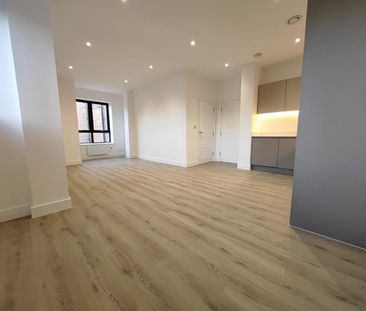 2 bedroom Flat To Let Total Size: 714 SQ FT - Photo 1