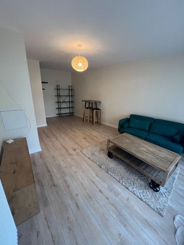 Location Appartement 2 pièces 56m² - Photo 2