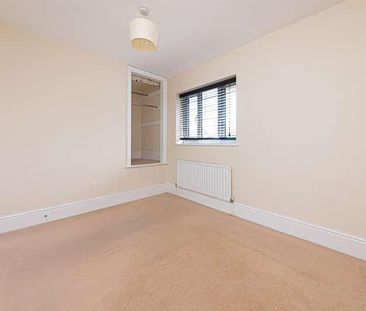 St James Road, Finchampstead, RG40 - Photo 4