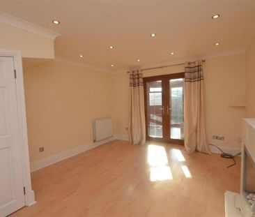 2 bedroom end of terrace house to rent - Photo 1