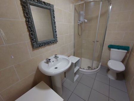 Gilroy Road, Kensington. - Photo 5