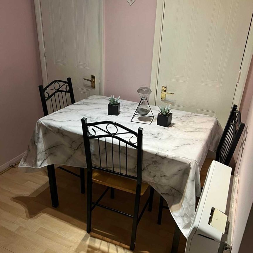 Price £1,200 pcm - Let - Photo 1