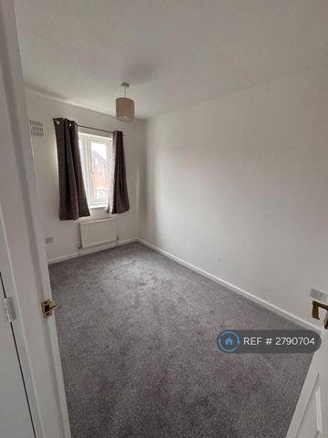 2 bedroom semi-detached house to rent - Photo 2