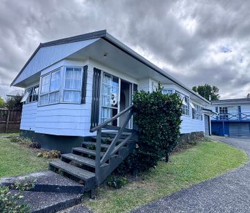 Sunny quiet home in cul- de- sec - Photo 2