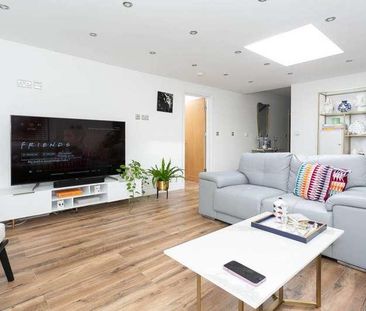 Harrow Way, Bushey, WD19 - Photo 1