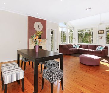 Spacious & Light-Filled Home With Leafy Outlook - Photo 4