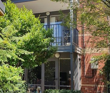 Modern Comfort & Prime Location – A Hidden Gem in Leafy Alphington - Photo 1
