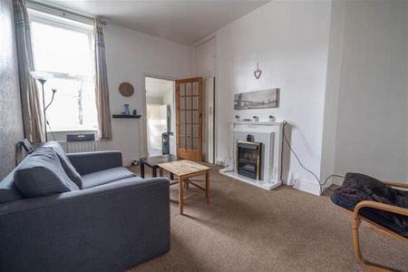 3 bedroom flat to rent - Photo 5