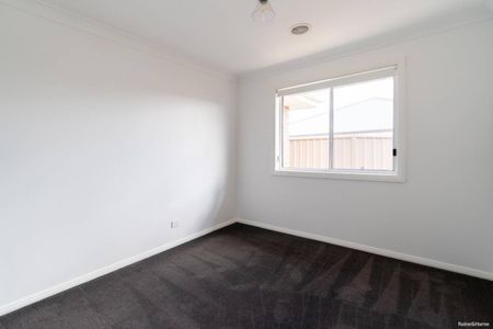 LOW MAINTENANCE LIVING IN A SOUGHT AFTER LOCATION - Photo 3