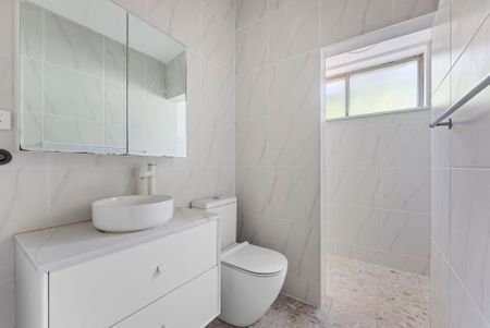 Character filled family home offering an abundance of natural light and open spaces - Photo 5