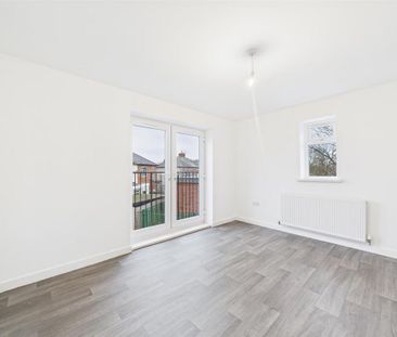 3 bedroom apartment to rent - Photo 4