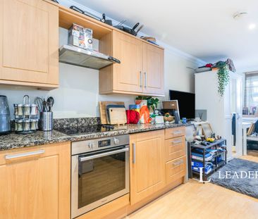 studio to rent Priory Mews, Guildford Street, Chertsey, KT16 - Photo 6