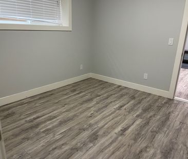 South Surrey 1 Bedroom Suite - Photo 1