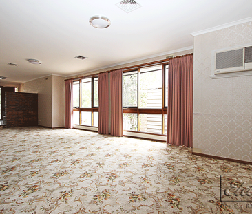 Large Family Home in Highly Sought After Strathdale - Photo 3