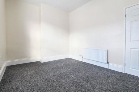 3 bedroom flat to rent - Photo 5