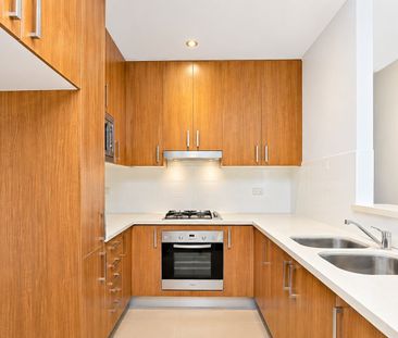 Spacious 2 Bedroom Apartment in SIENNA BY THE BAY - MERITON - Photo 4