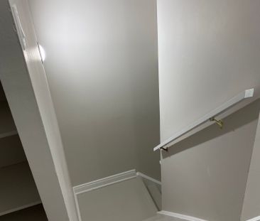 For Lease - 180 Mississauga Valley Boulevard Unit# 4, Mississauga, ... - Photo 3