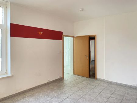 Kreativ? Diese Großwohnung sucht Selbermacher!4-5 Zimmer auf 2 Etagen, Küche, 2 Bäder, Terrasse - Photo 2