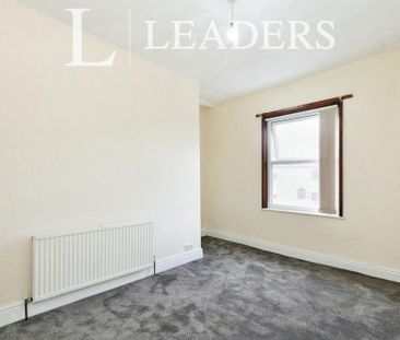 2 bedroom property to rent - Photo 4