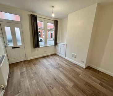 4 bedroom terraced house to rent - Photo 2