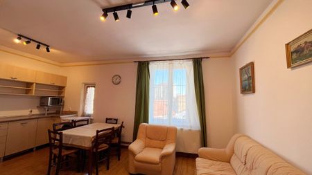 Apartament cu 3 camere in Zona Centrală - Fotografie 2