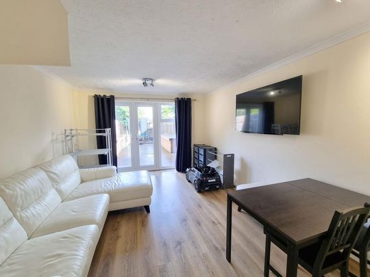 2 bedroom terraced house to rent - Photo 1