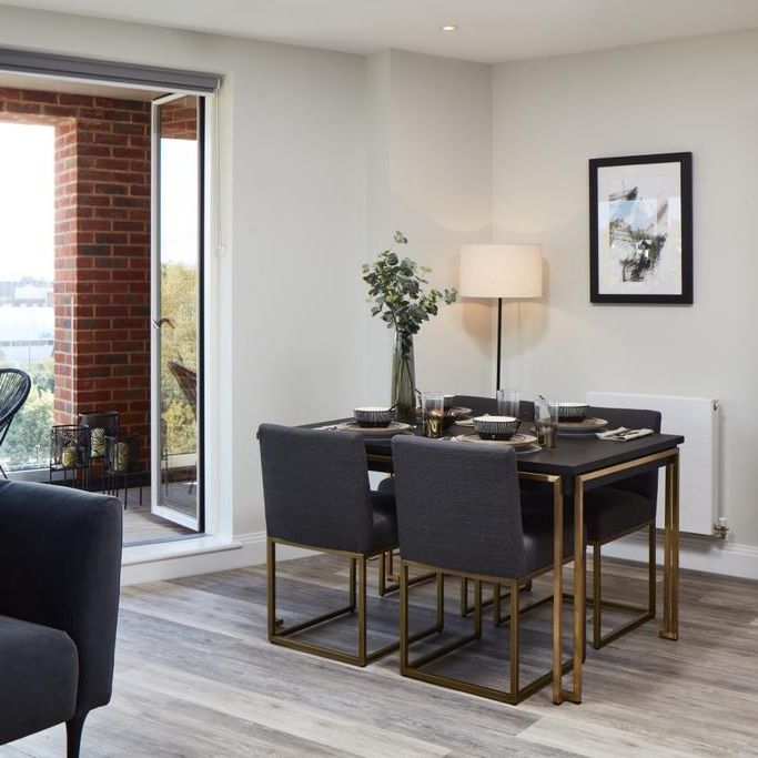 2 bedroom flat to rent - Photo 1