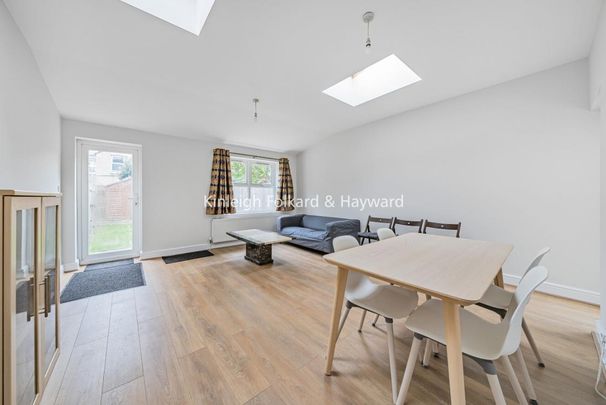 Pitcairn Road, Mitcham CR4 - Photo 1