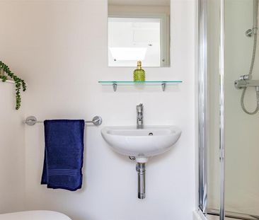 1 bedroom in a flat share to rent - Photo 6