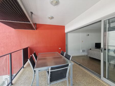 INNER CITY LIVING - FULLY FURNISHED & EQUIPPED - Photo 3
