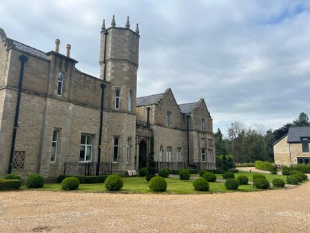 Oakwood Hall, Romiley, Stockport - Photo 2