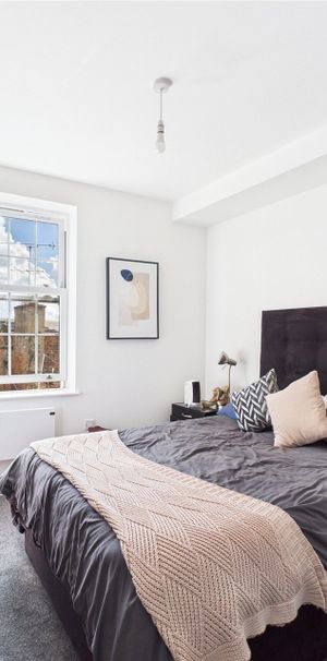 High Street, Maidenhead High Street, Maidenhead - Photo 1