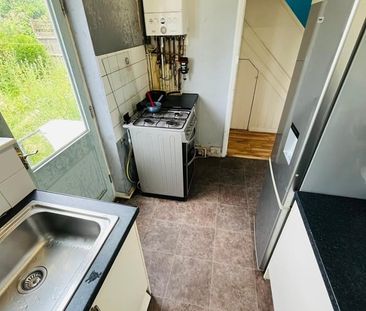 Room in a Shared House, Woodmansterne Road, SW16 - Photo 6