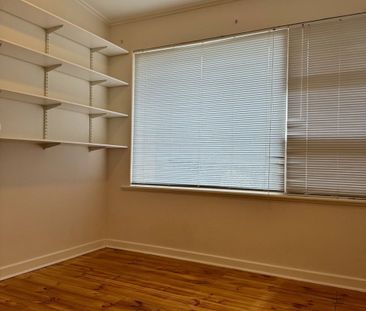 Three&sol;Four Bedroom Contemporary Home - Photo 5