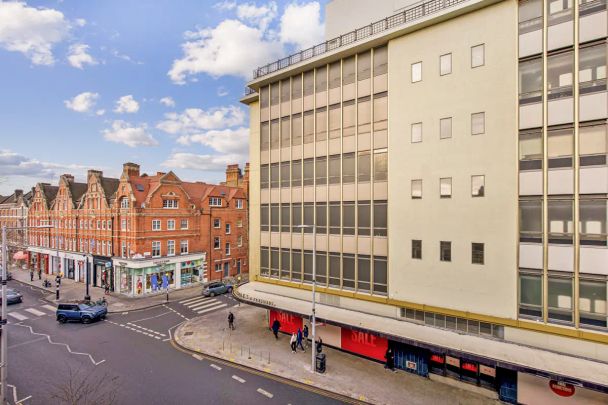 2 bedroom flat in 30 Duke of York Square - Photo 1