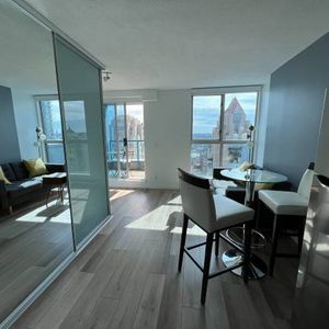 Lux sub-penthouse condo with amazing water views in Yaletown! - Photo 2