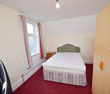 4 bedroom flat to rent - Photo 5