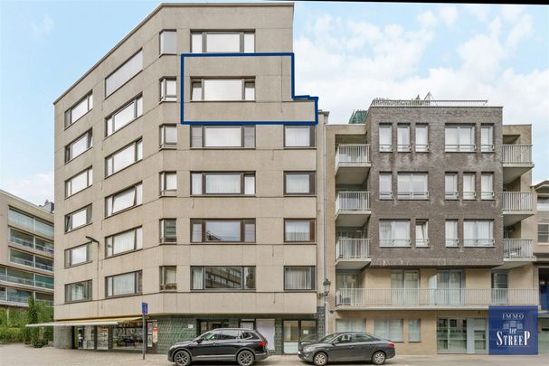 Volledig gerenoveerd appartement met 1 slaapkamer - Photo 1