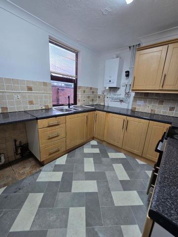 3 bedroom terraced house to rent - Photo 3