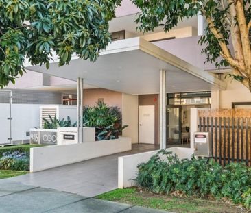 UNIT IN IDEAL GREENSLOPES LOCATION ! - Photo 2