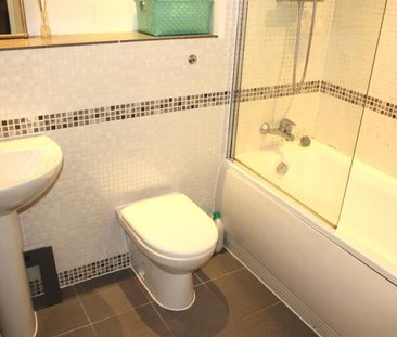 1 bedroom Flat To Let - Photo 2