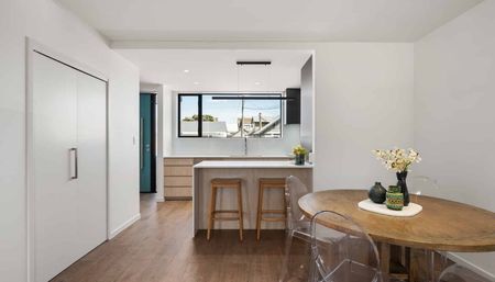 BESPOKE IN LYALL BAY - Photo 4